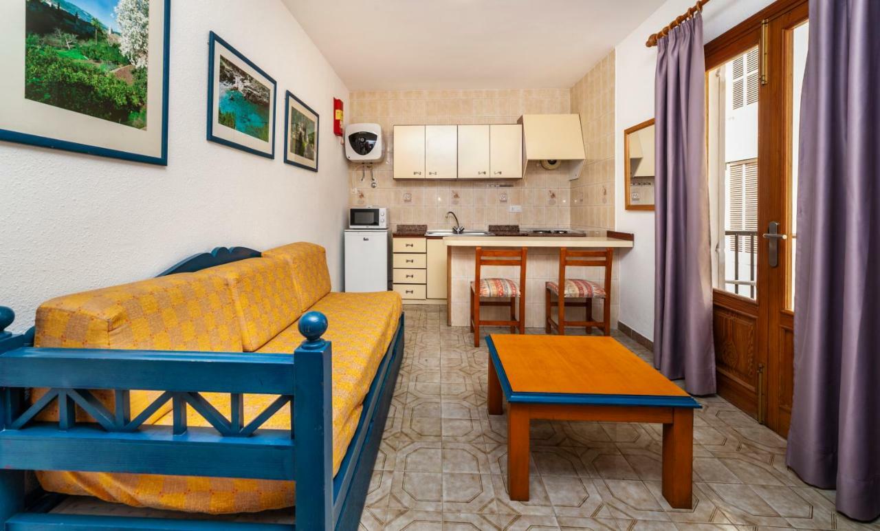 Apartamentos Charlys Can Picafort Can Picafort  Exteriör bild