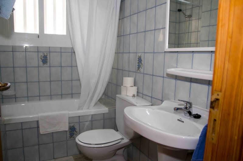 Apartamentos Charlys Can Picafort Can Picafort  Exteriör bild