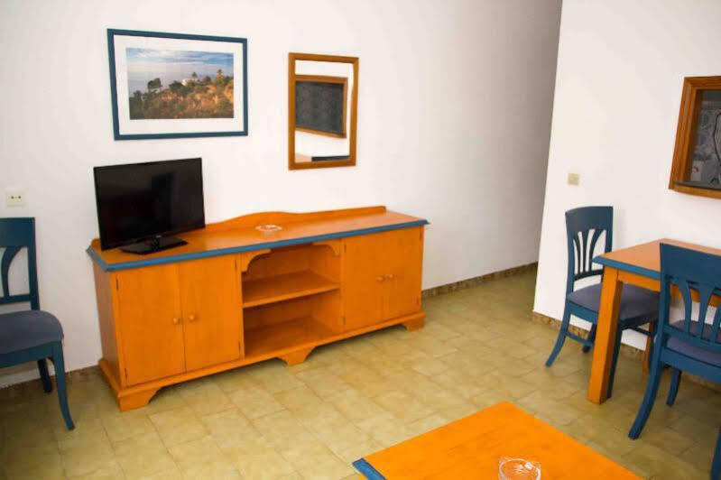 Apartamentos Charlys Can Picafort Can Picafort  Exteriör bild